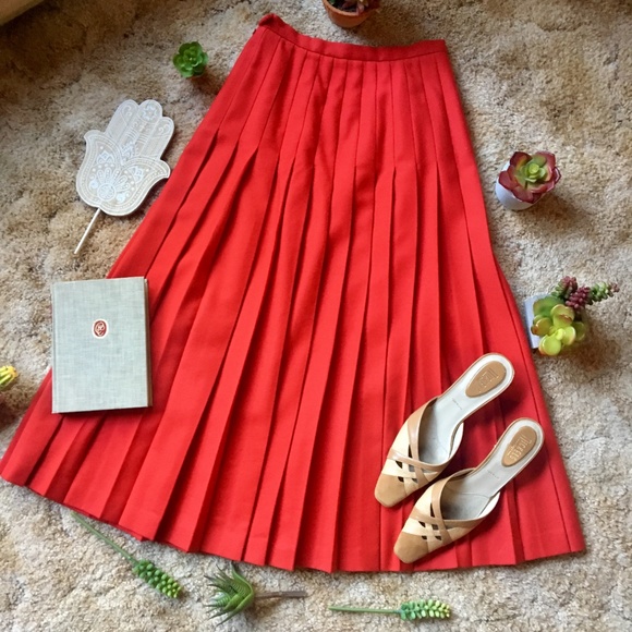 {Vintage Charter Club} Red 100% Wool Pleated Skirt - Picture 8 of 8